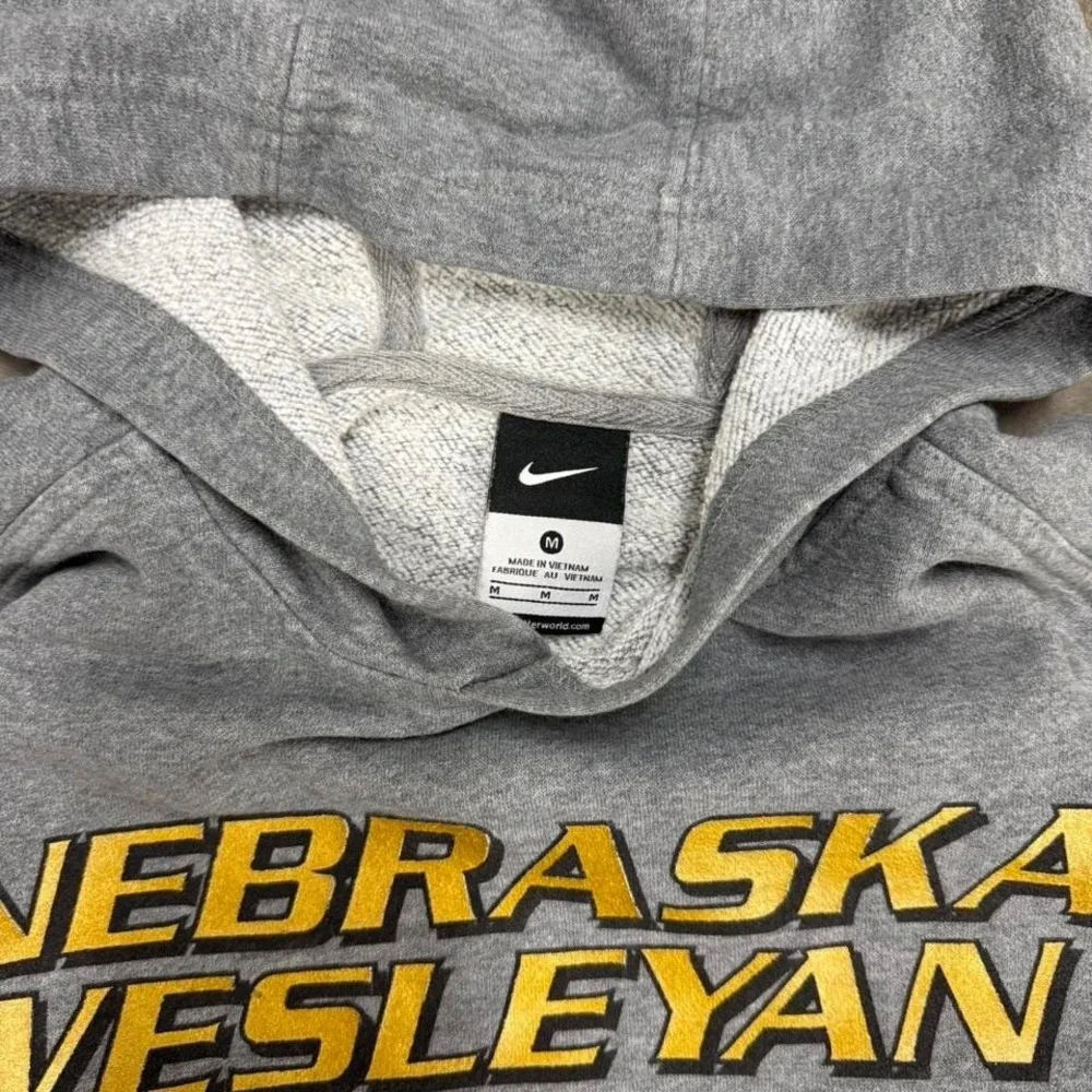 Y2K Grey Nike Nebraska Wesleyan University center swoosh‎ Size M